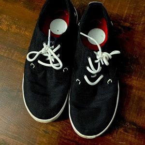 Black shoes for running